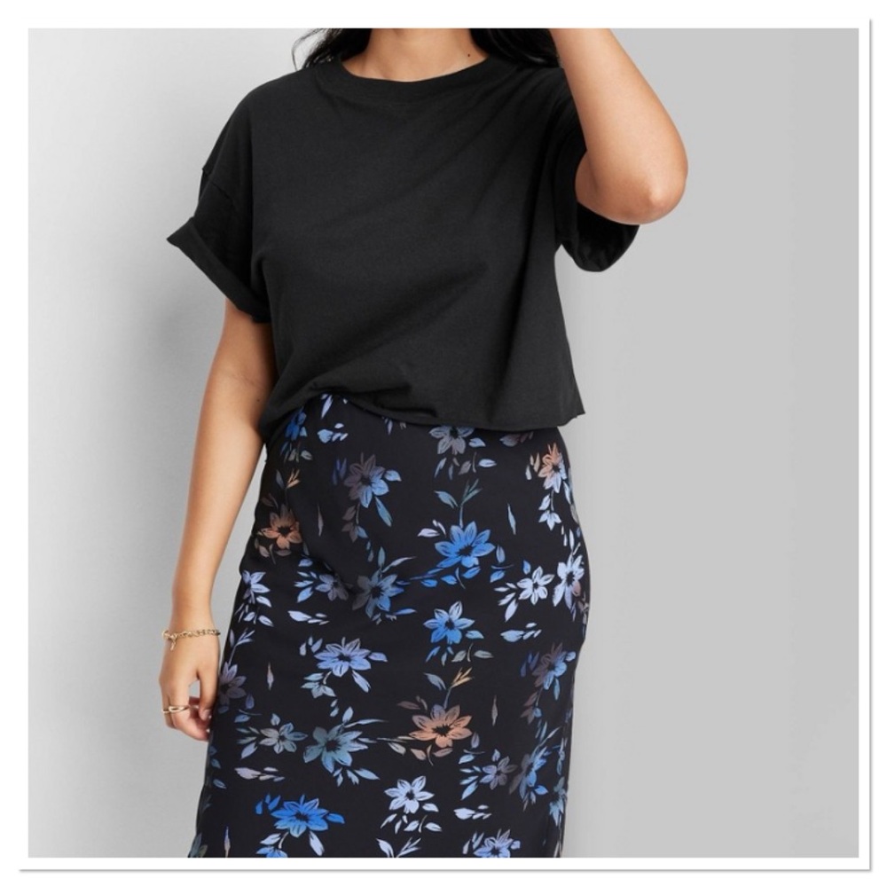 Women’s Short Sleeve Relaxed Fit Cropped T-shirt Wild Fable Black